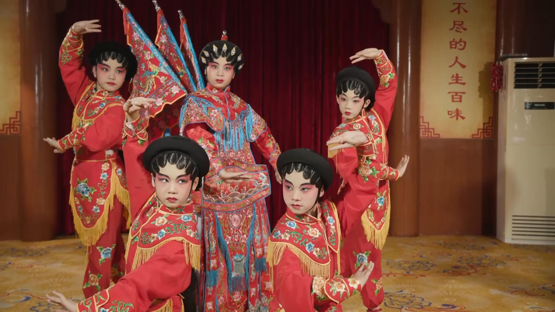 华东小学：粤曲乐韵 唱响无悔青春