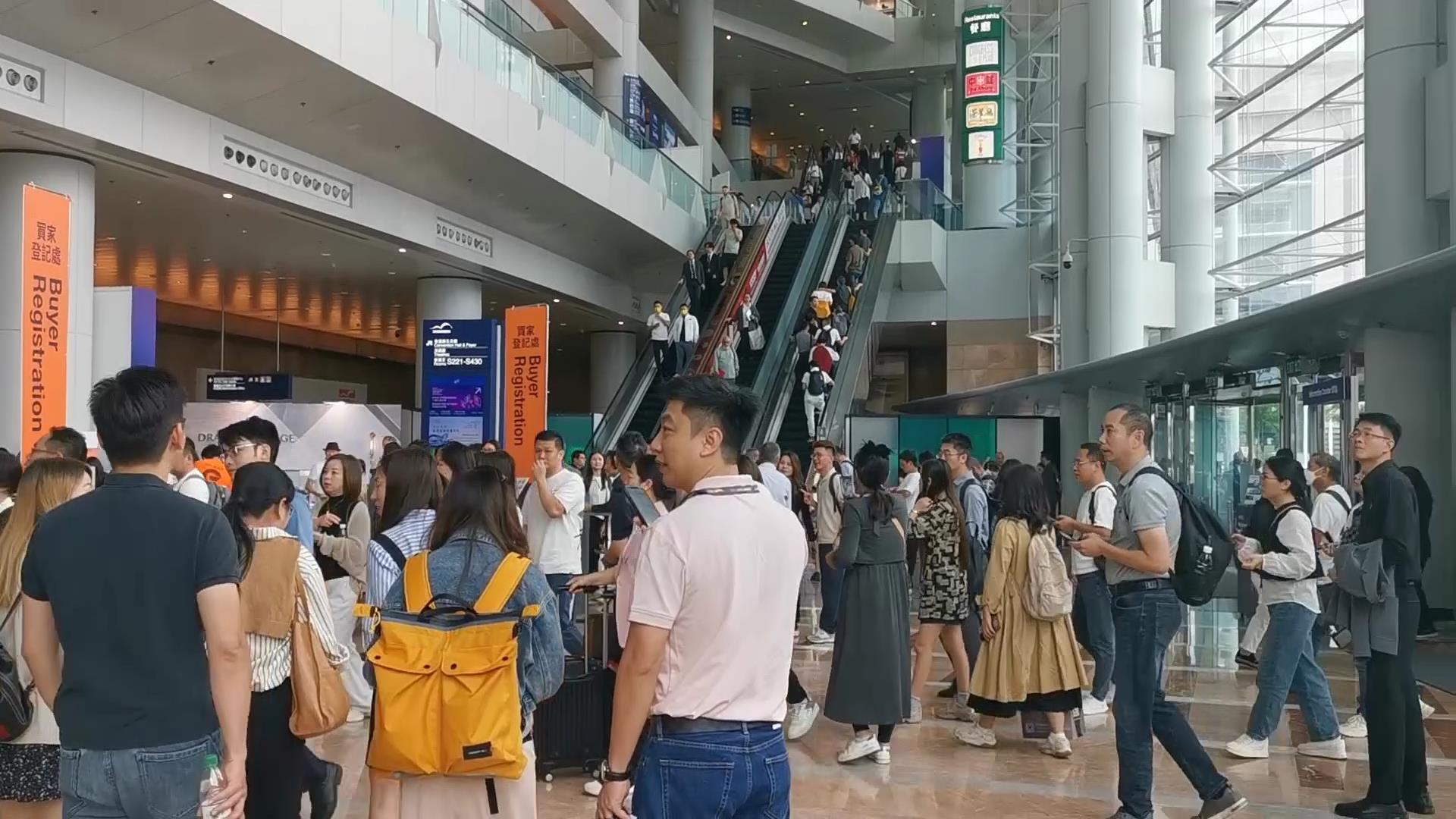 均安灯饰企业亮相第26届香港国际秋季灯饰展