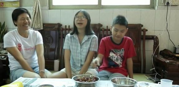 扒龙船吧！阿姨！